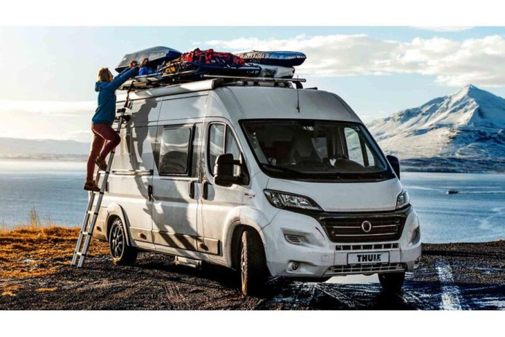 mit dem campingbus in den wintersport-urlaub: 7 transportmöglichkeiten fürs ski-zubehör
