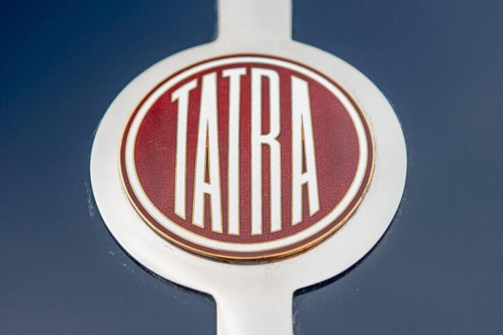 tatra t77 von 1934 in der auktion: für über eine million dollar perfekt restauriert