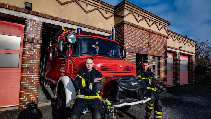 richzenhain: neue tore für neues feuerwehrfahrzeug