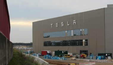 Tesla-Update vom Minister: Deutsche Batterie-Fabrik „brummt“, noch kein Antrag für Ausbau
