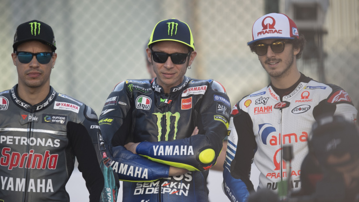 motogp, valentino rossi wird 44 jahre alt: statistiken, wissenswertes und die gegner des doktors in 20 fotos