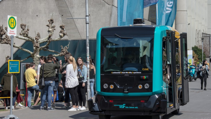 autonome busse: auf abruf und ohne fahrer zum ziel