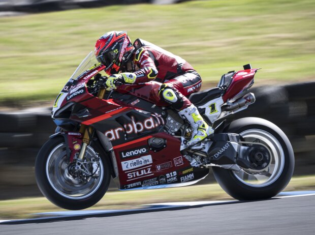 wsbk phillip island: ducati-doppelsieg in lauf 2, razgatlioglu zu sturz gebracht!