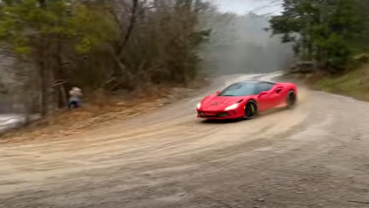 verrückter youtuber versucht, seinen 400.000-dollar ferrari tributo f8 zu zerstören