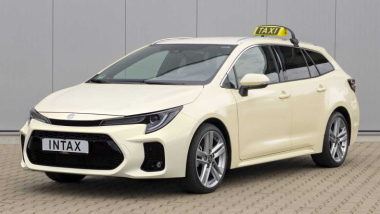 Suzuki Across und Swace jetzt auch als Taxi erhältlich