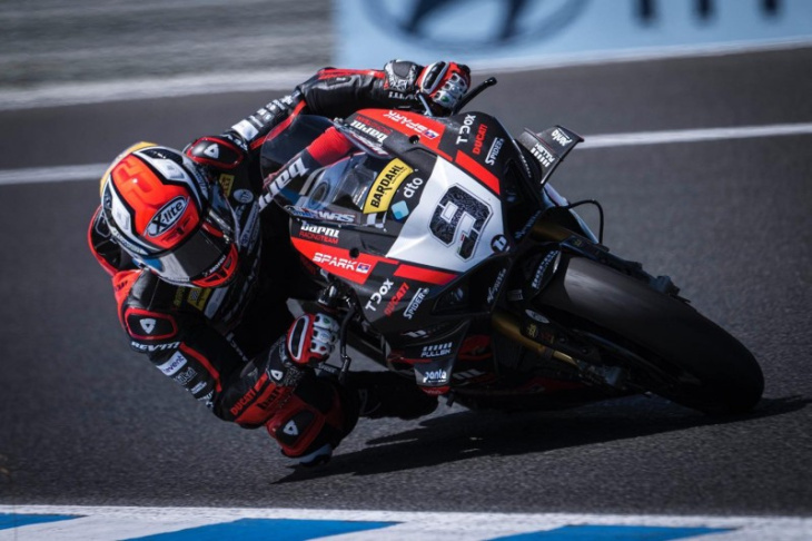 wsbk mandalika ft2: ducati-werksduo an der spitze, lebenszeichen von bmw