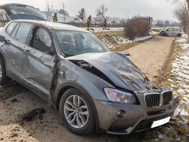 bmw gerät bei pöcking in gegenverkehr: schwangere schwer verletzt