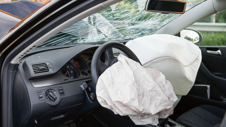 unterweisung: sicherer umgang mit airbags und rückhaltesystemen