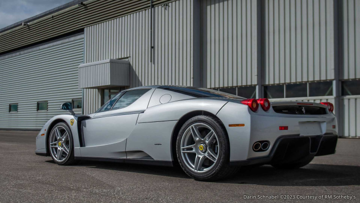 dieser ferrari enzo ist ein neuwagen und steht zum verkauf