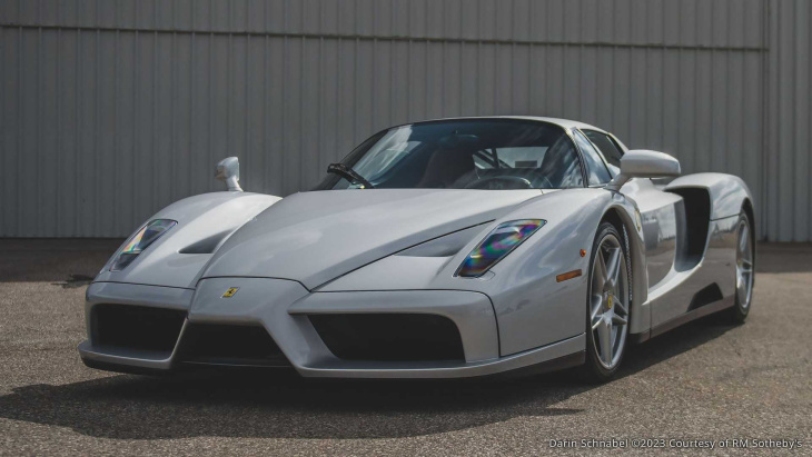 dieser ferrari enzo ist ein neuwagen und steht zum verkauf