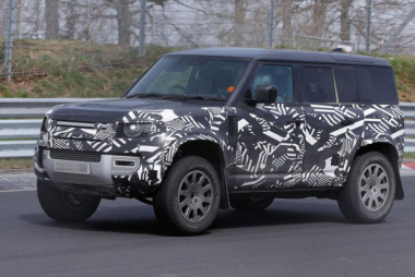 Erlkönig Land Rover Defender SVX: V8-SUV geht offroad - und zeigt sich im Ring-Video