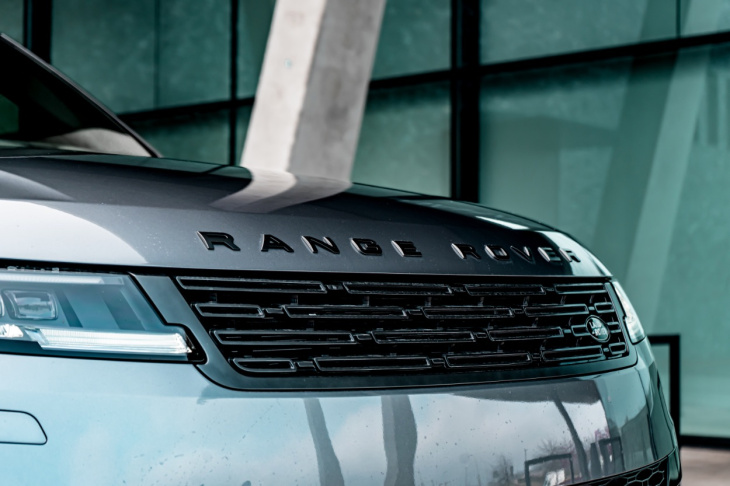 range rover sport (2023) plug-in hybrid: the power of luxury