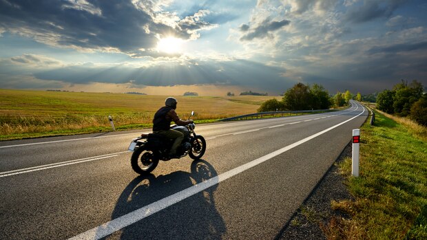 die besten motorrad-navis: so kommen sie sicher ans ziel