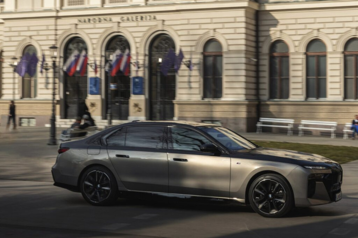 bmw i7 m sport pro two-tone: schwarz auf silber am g70