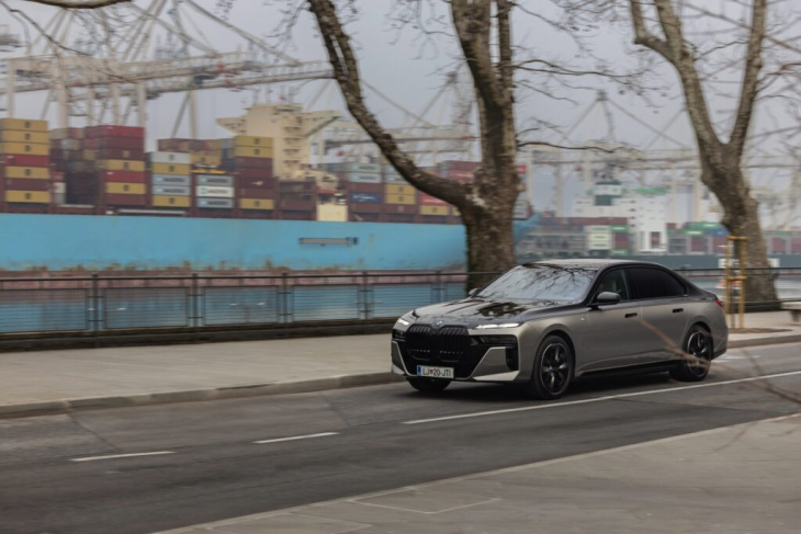 bmw i7 m sport pro two-tone: schwarz auf silber am g70