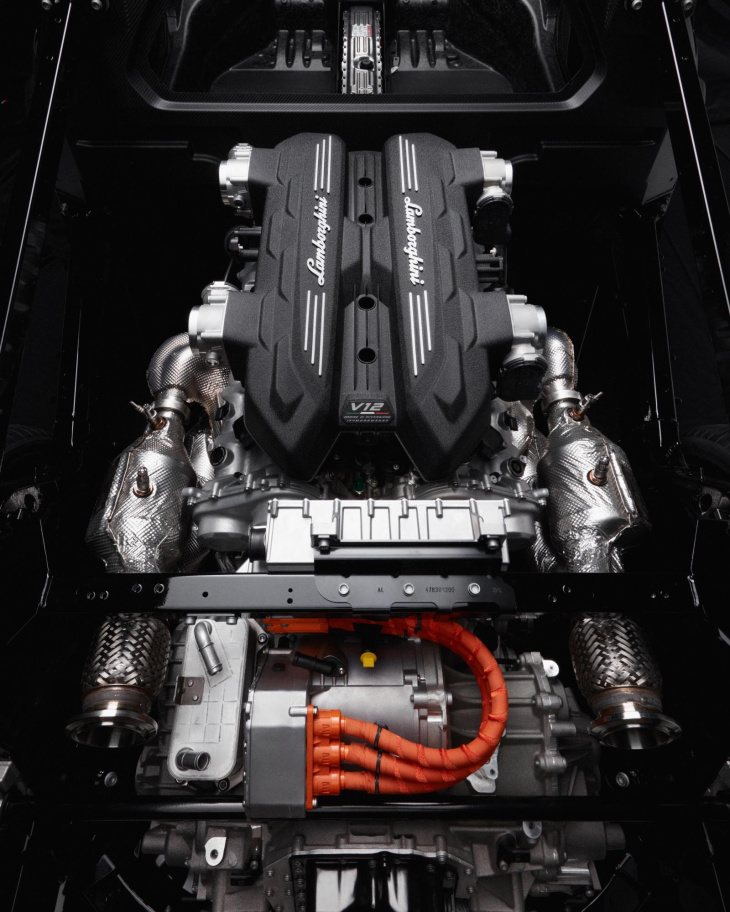 lamborghini verrät erste details zum neuen hybrid-v12-motor