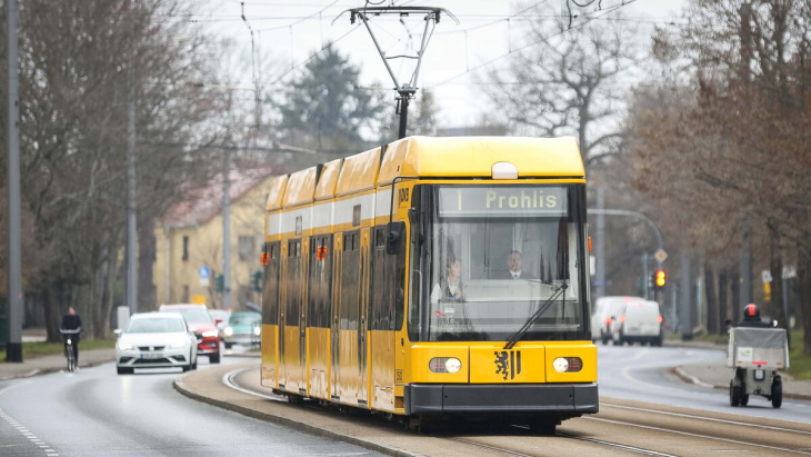 autos, bahnen und fußgänger ausgebremst: warum dresden dennoch die bodenbacher straße saniert