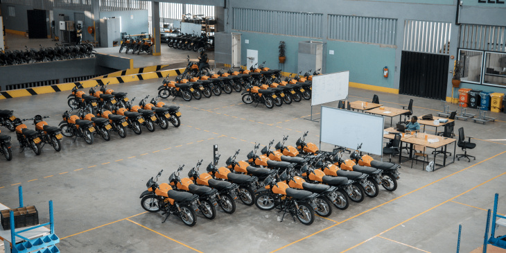 roam eröffnet größtes e-motorradwerk ostafrikas