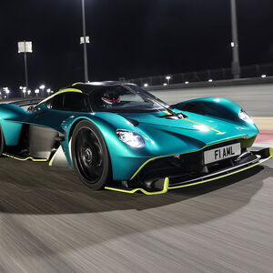 Aston Martin Valkyrie im Tracktest: Mit 1.155 PS rekordverdächtig auf dem F1-Kurs