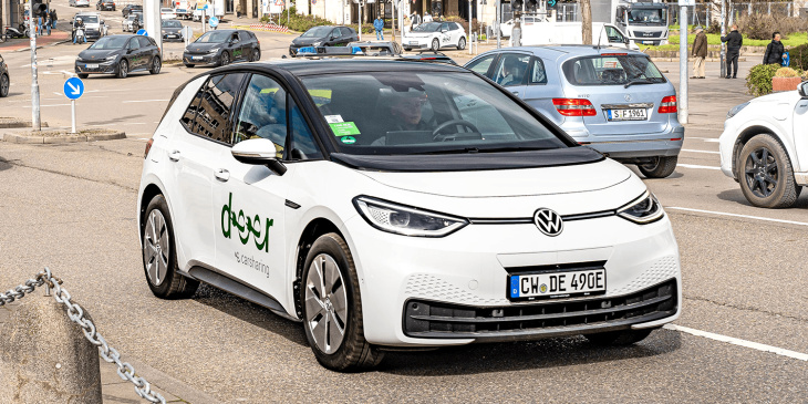 deer startet testweise free-floating-carsharing mit e-autos in stuttgart