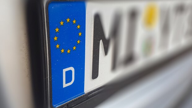 neue regelung für das kennzeichen: das müssen deutsche autofahrer nun beachten
