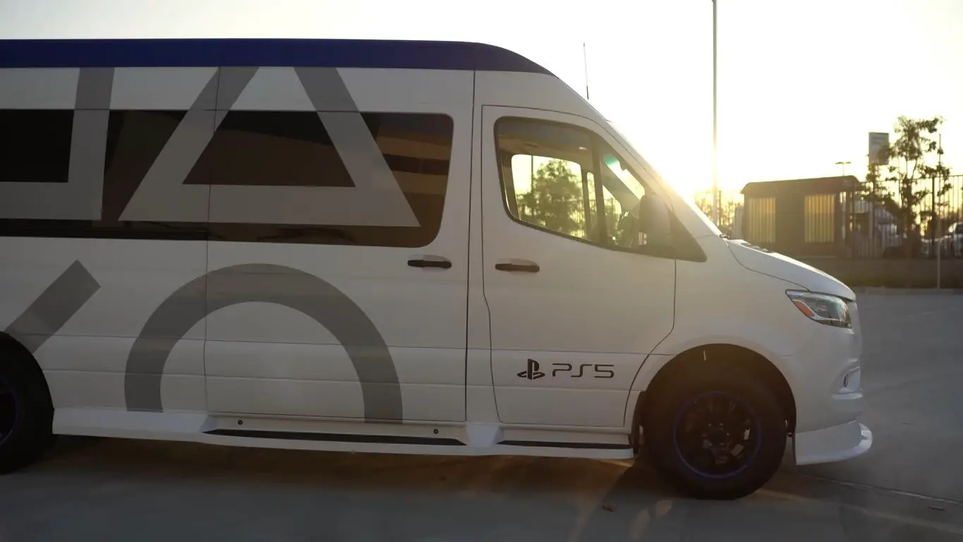 video: west coast customs mercedes-benz sprinter gaming van!