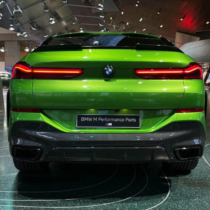 bmw x6 g06 lci: facelift mit m performance parts in java green
