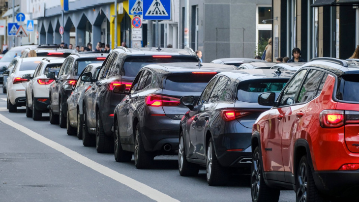 autos in europa: mehrheit der diesel brachten »verdächtige« abgaswerte