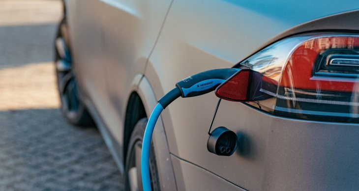 co2 bilanz von elektroautos: das ist der co2-fußabdruck von e-autos
