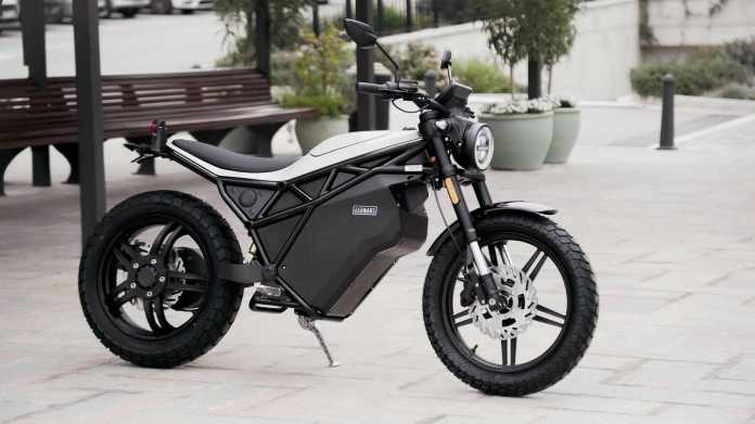 elektromotorrad leonart rigger: schlankes leichtkraftrad für einzelgänger
