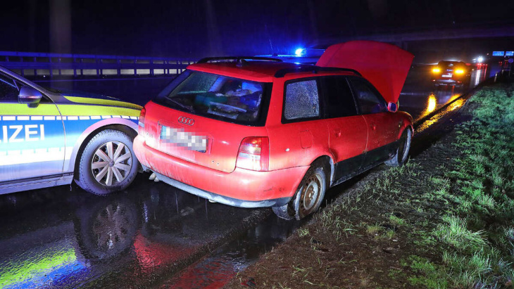 ende einer verfolgungsfahrt: angeschossener audi-fahrer gibt am dreieck dresden-west auf