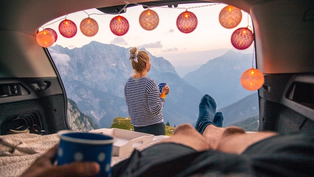 osterurlaub im eigenen auto: so verwandeln sie ihren pkw in einen günstigen camper-van