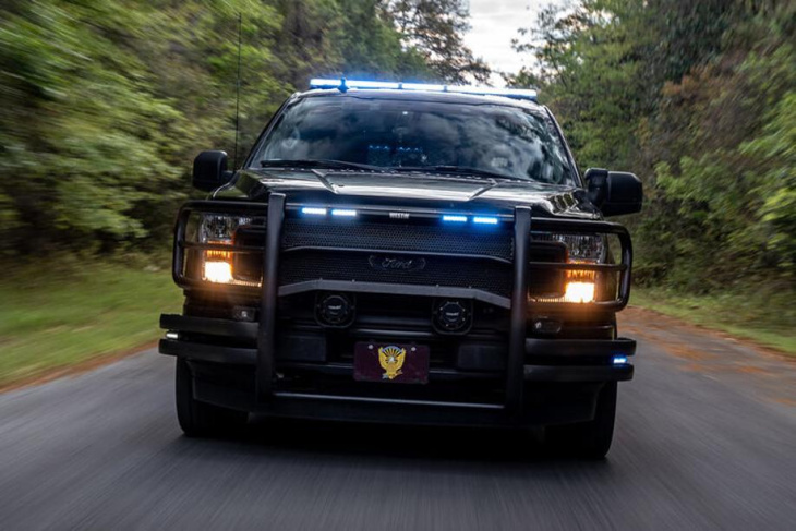 steeda special service ford f-150: polizei-pick-up mit extremer lichtanlage
