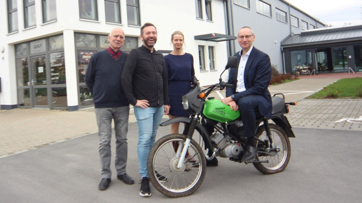 bautzen: hier gibt's alles für die kultmopeds von simson und mz