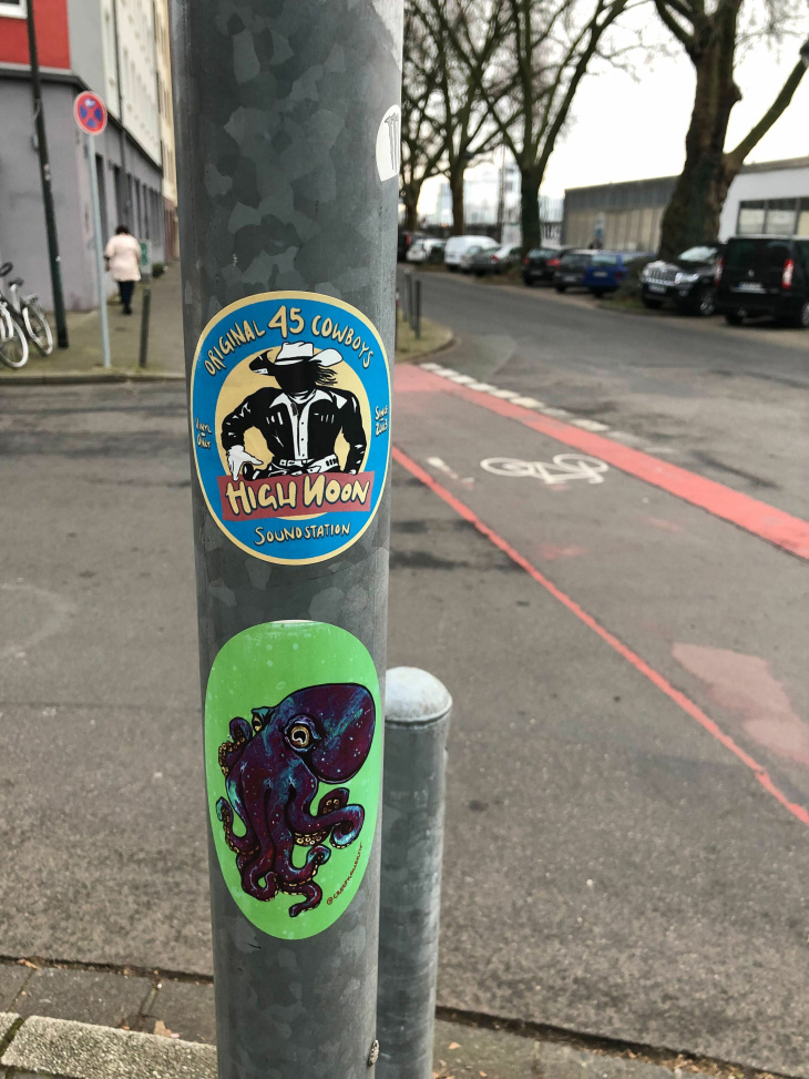 sticker überall!