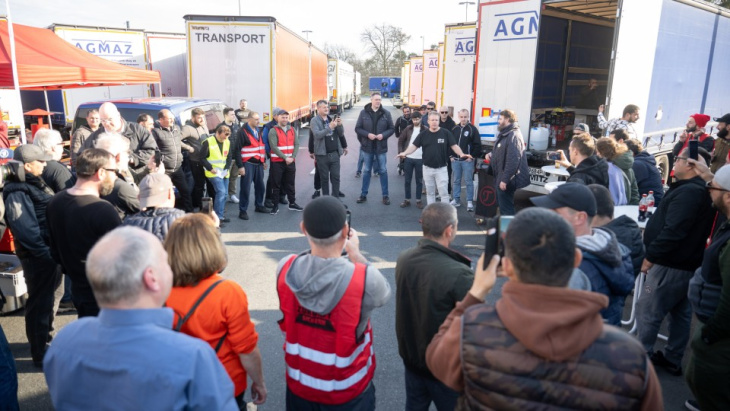 heute in rhein-main: 1000 euro dusch-geld für streikende lastwagenfahrer