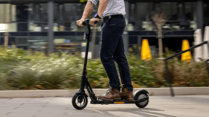 lohnt sich der günstige e-scooter von grundig?