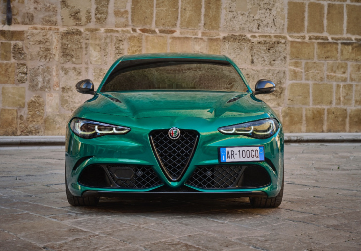 alfa romeo bringt limitierte sonderedition der quadrifoglio-varianten für giulia und stelvio