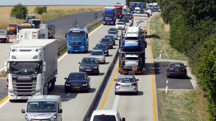 a 14: szenen wie im autorennspiel