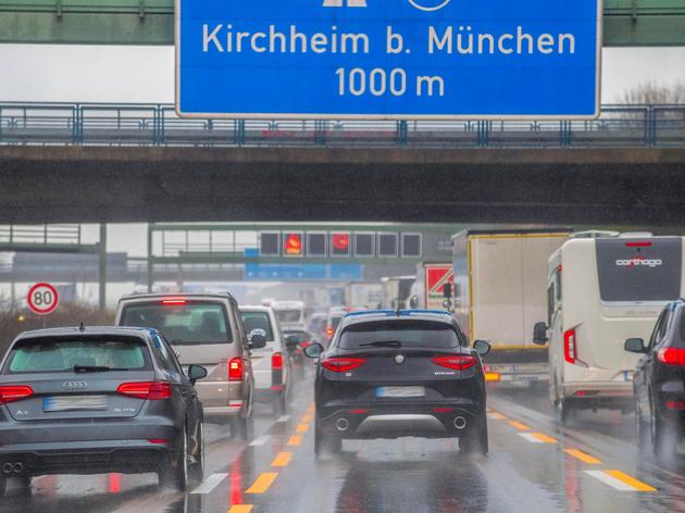 es werden in deutschland immer mehr straßen gebaut. aber für was eigentlich?