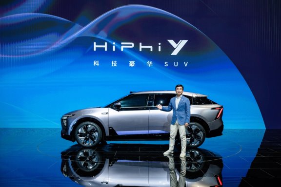 donnerstag magazin: xpeng g6 auf der auto shanghai. aufreger: 1 mio. ladepunkte bis 2030? vergesst es. hiphi stellt den „y“ vor.