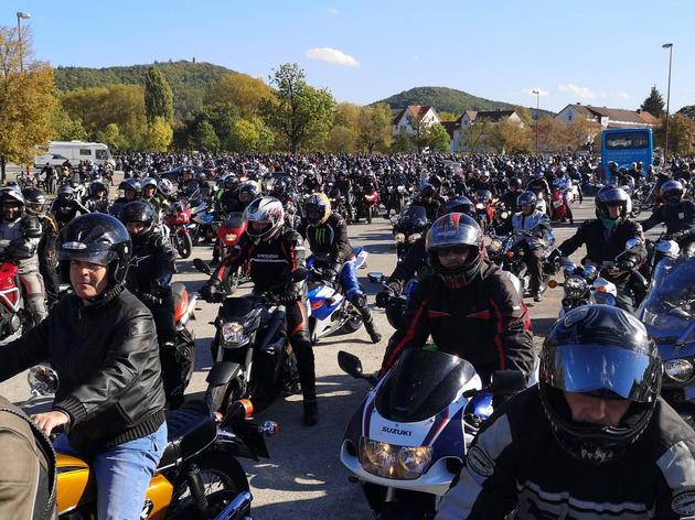 motorradfreunde starten in die saison – gottesdienst auf dem hohen meißner