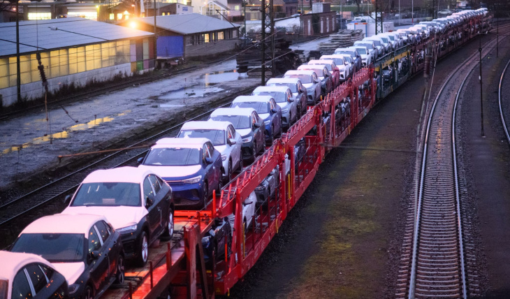 autoverband rechnet für 2023 mit mehr neuwagen