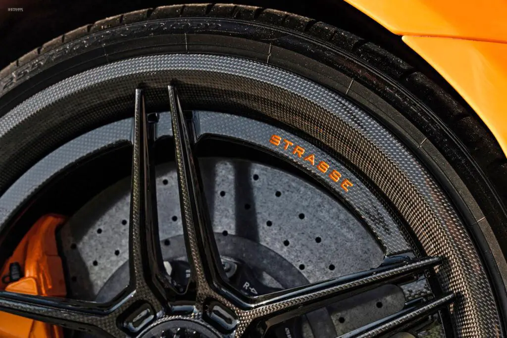 strasse wheels carbon-felgen am lamborghini aventador svj!