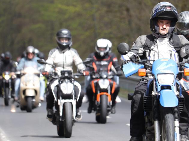 biker eröffnen die saison mit gottesdienst