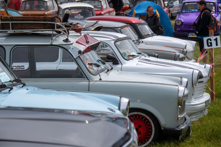 oldtimer mit zweitakt: internationales trabbi-treffen