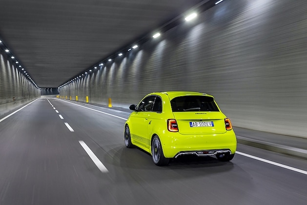 fahrbericht abarth 500e: fiats heißer elektro-zwerg macht spaß, doch auf der autobahn wartet ein schock