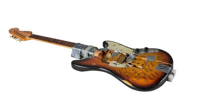 für rund 500.000 euro - zerschmetterte kurt-cobain-gitarre teuer versteigert