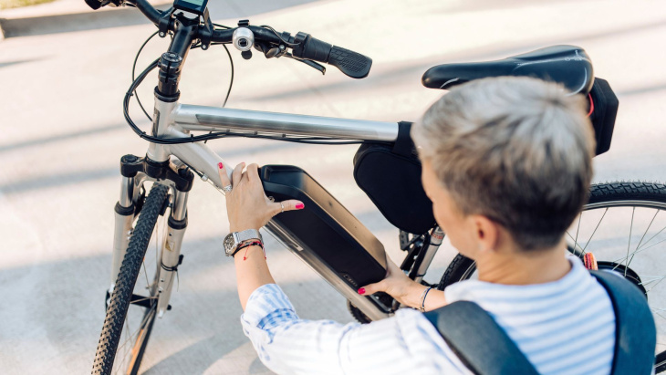 stiftung warentest testet city-e-bikes: schnelles laden ist teurer