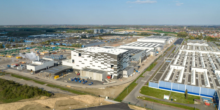 acc eröffnet batteriefabrik in frankreich